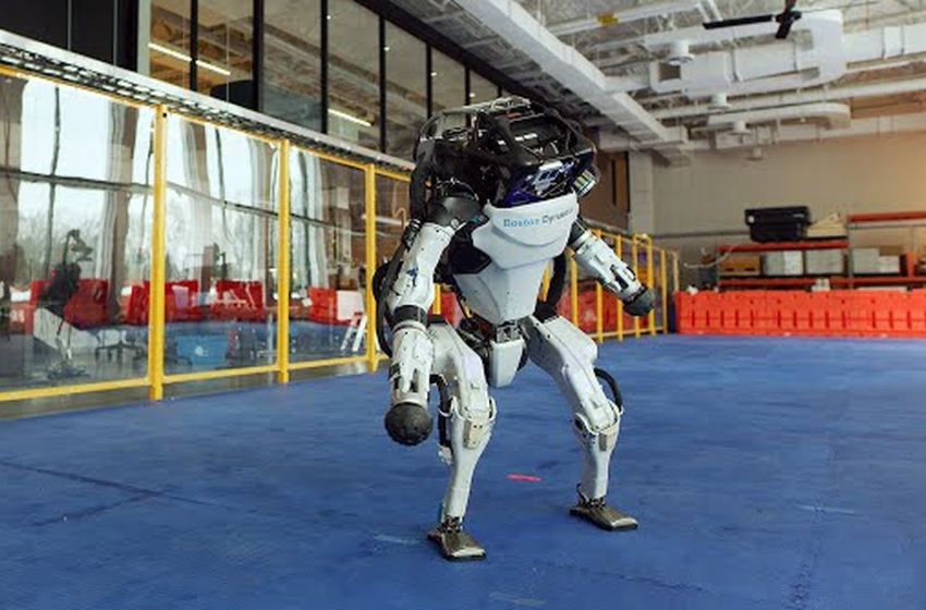  Boston Dynamics robots (and a robot dog) break it down on the dance floor