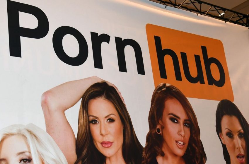  Pornhub Might Lose Visa and Mastercard After New York Times Exposé