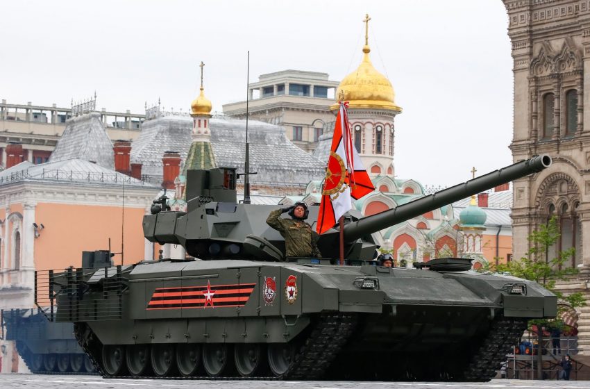  Russia’s T-14 Armata Tank Finally Ready to Roll (But with a Catch)