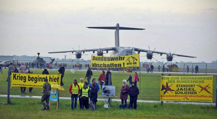  Activists and Parliamentarians Join Together to Prevent Armed Drones in Germany