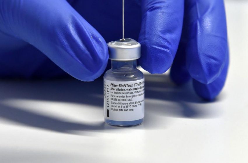  Lab studies suggest Pfizer, Moderna vaccines can protect against coronavirus variant