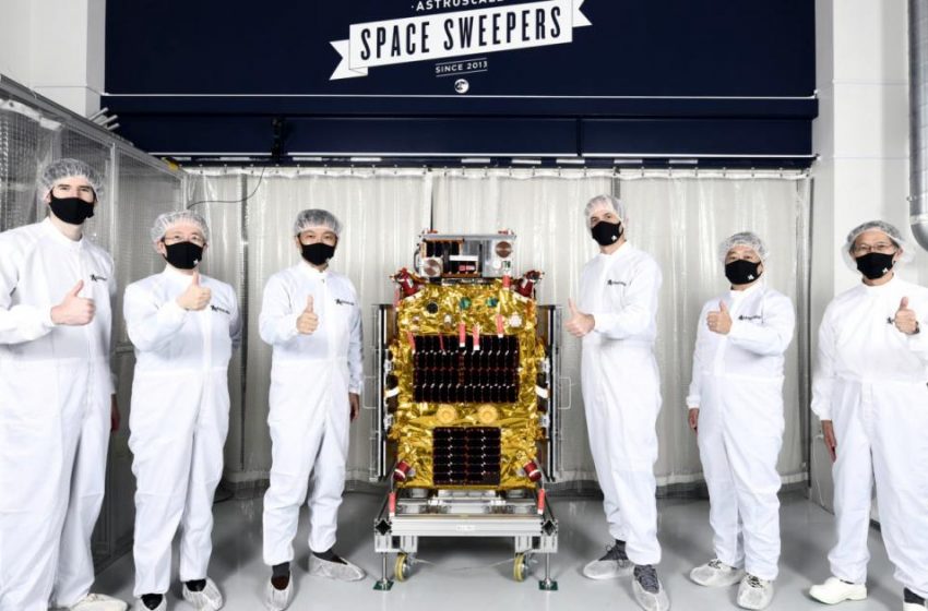  Robot garbage hunters are coming to clean up space