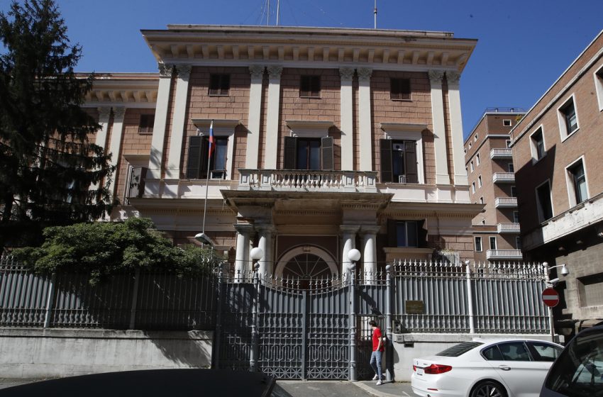  Italy Expels 2 Russian Embassy Officials, Arrests Navy Captain On Spying Charges