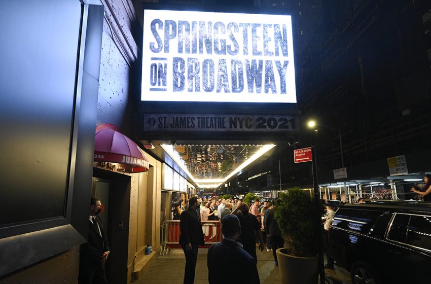  ‘Springsteen on Broadway’ reopens in NYC, faces protest over vaccine ‘segregation’