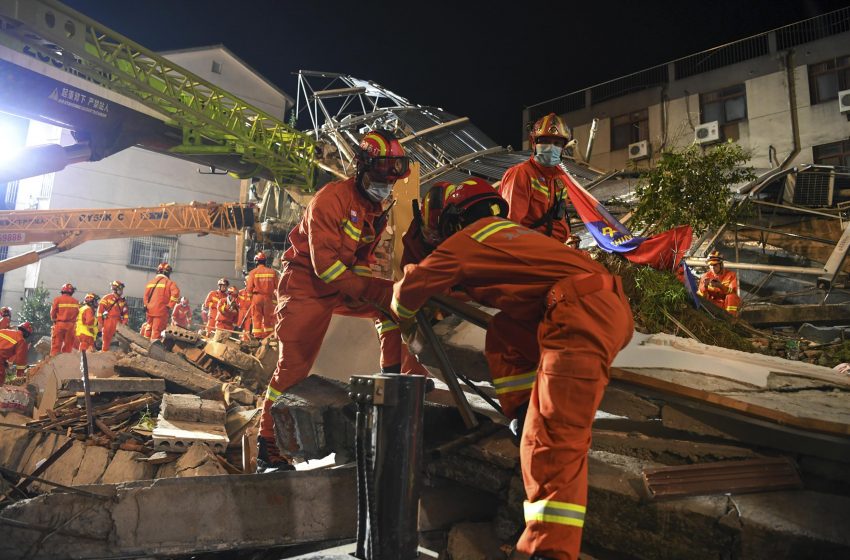  Search ends in Chinese hotel collapse that killed 17 people