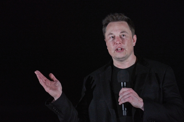  Musk admits Full Self-Driving system “not great,” blames a single stack for highway and city streets