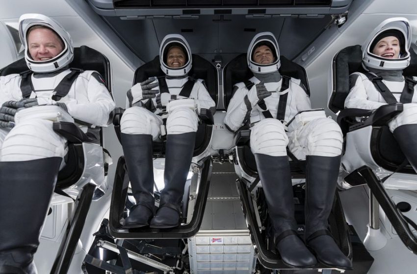  SpaceX is about to send its first crew of private citizens to space