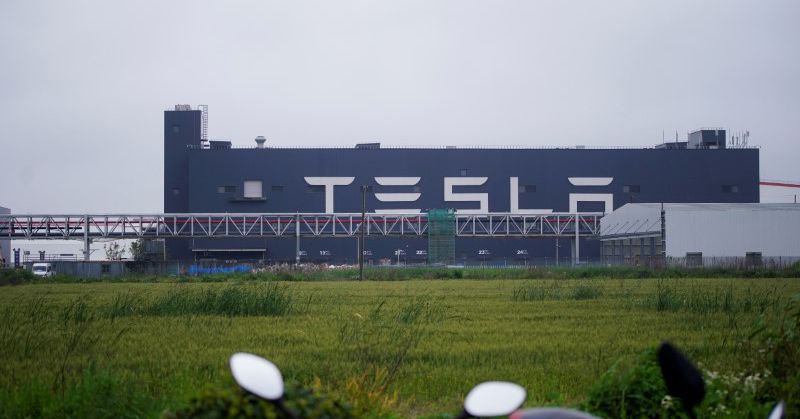  Tesla Shanghai to make 300000 cars Jan-Sept despite chip shortage -sources