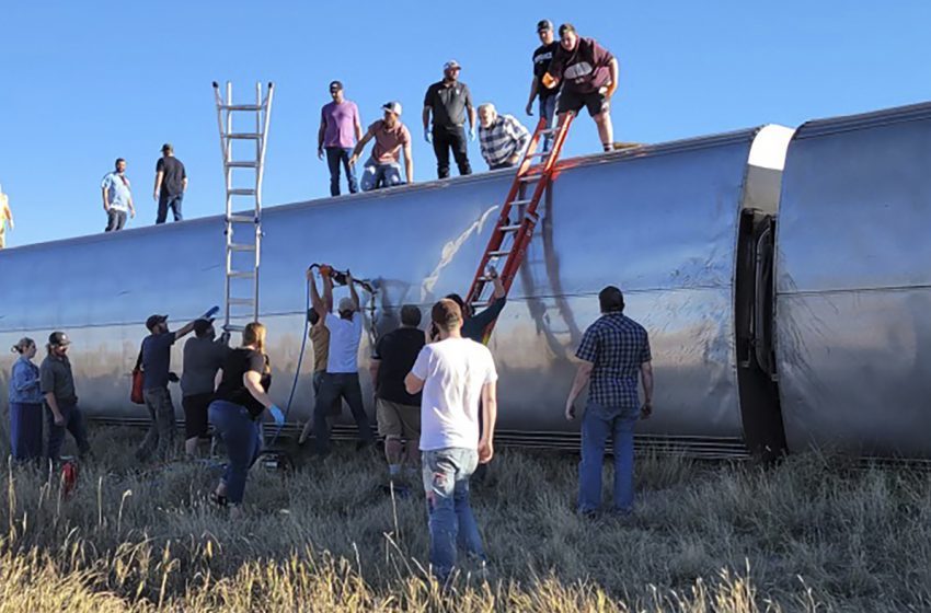  Federal Investigators Probe Deadly Amtrak Derailment In Montana