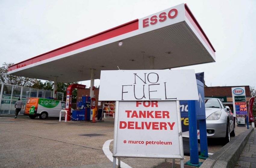  Soldiers called in to drive trucks as fuel shortage worsens in the UK