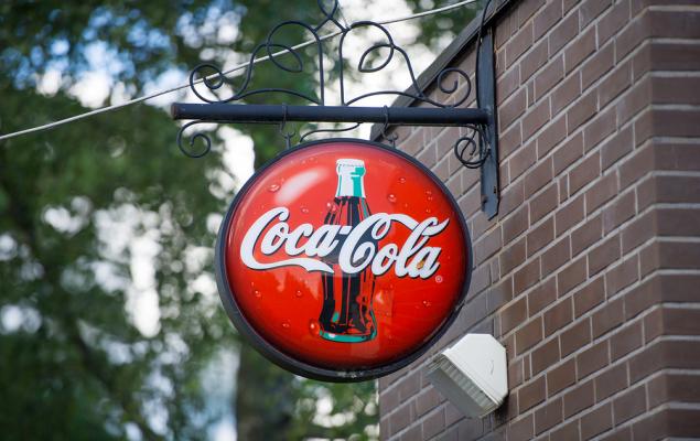  Coca-Cola Europacific Partners (CCEP) Sees Hammer Chart Pattern: Time to Buy?