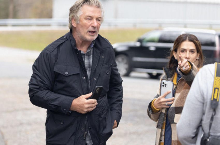  Alec Baldwin says he “didn’t pull the trigger” in fatal “Rust” movie set shooting