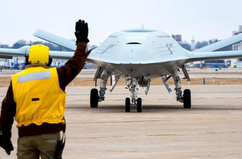  An MQ-25a Stingray Drone Just Refueled an F-35C in Mid-Air
