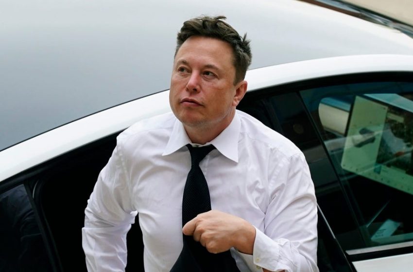  Tesla faces lawsuit over Elon Musk’s 10% stock sales, Warren tweets