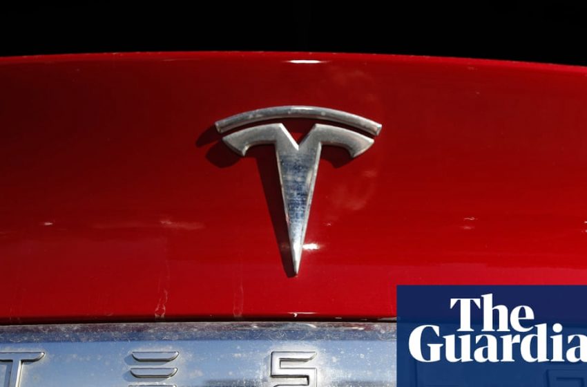  Tesla driver charged with vehicular manslaughter over fatal Autopilot crash