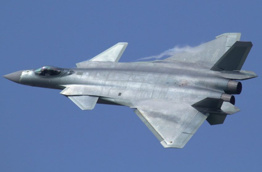  Chinese Newspaper Speculates that J-20 Fighter Could Operate with Unmanned Drones