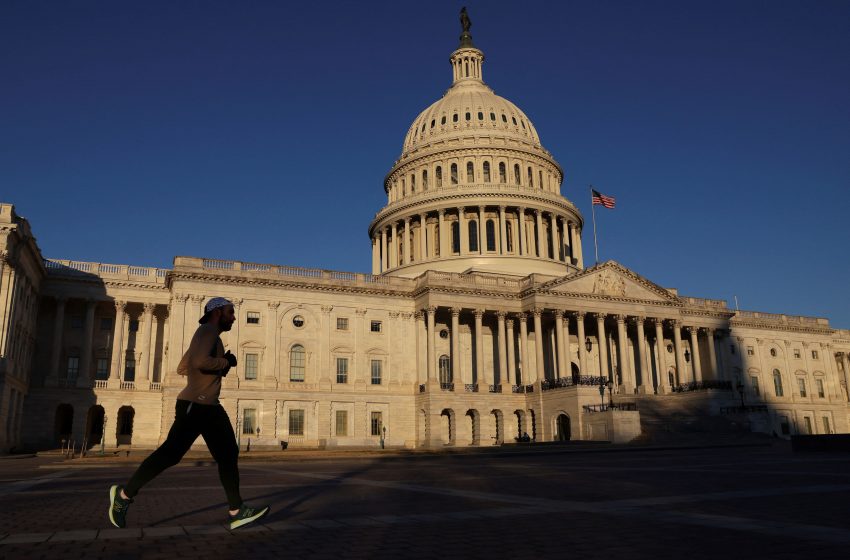  Senate passes bill to prevent government shutdown, sends it to Biden