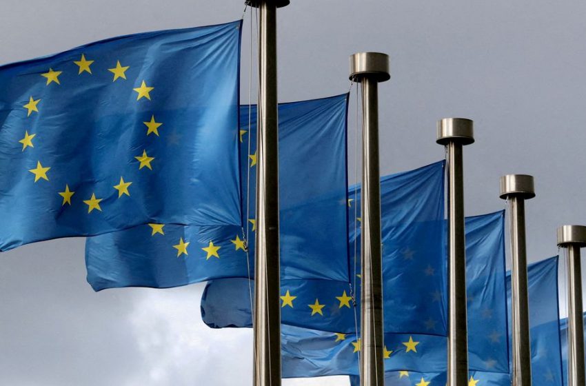  EU unveils fourth set of sanctions against Russia