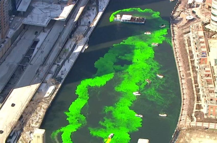  Chicago St. Patrick’s Day: Parade steps off following 2-year hiatus, Chicago River now dyed green -TV