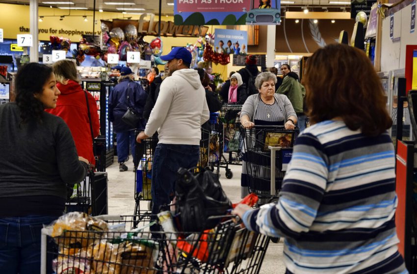  California grocery workers authorize union to call strike