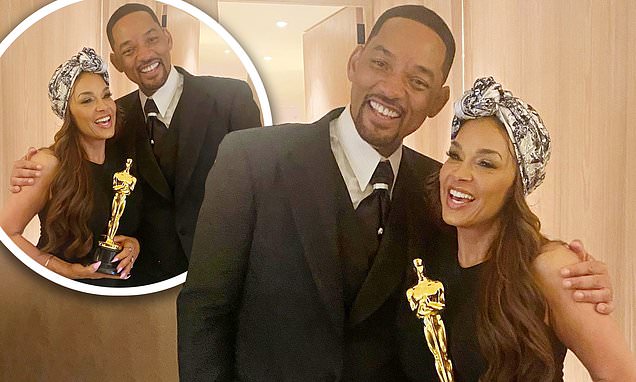  Will Smith and ex-wife Sheree Zampino pose with his Academy Award following ‘epic night’