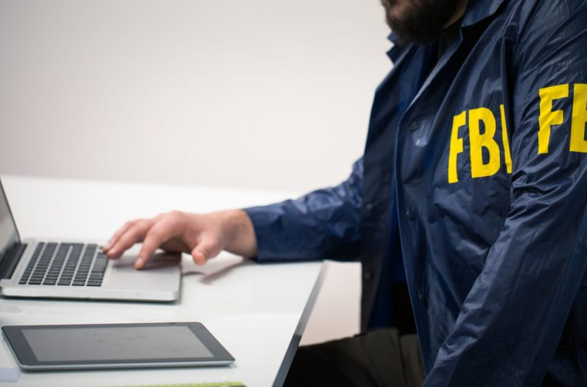  Chicago Cops Can Use Fake Social Media Profiles to Spy On You, With the FBI’s Help