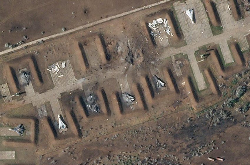  Seven Russian warplanes destroyed as large blasts rock Crimea air base
