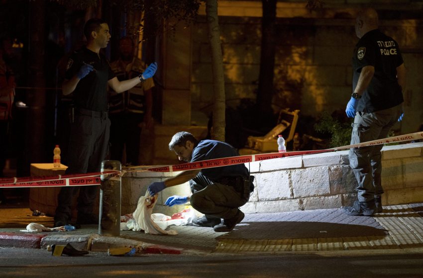  Gunman wounds 8 in late-night Jerusalem shooting