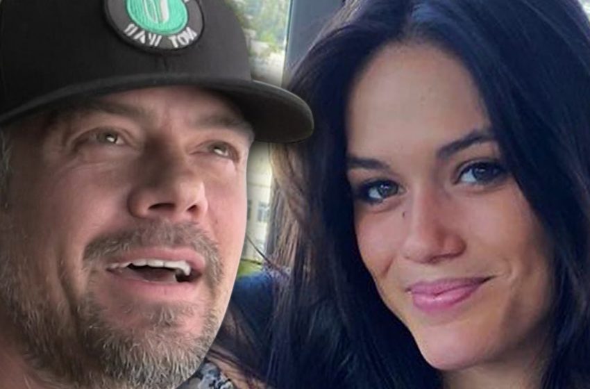 Josh Duhamel Appears to Have Married Audra Mari, Parties in Fargo Bar