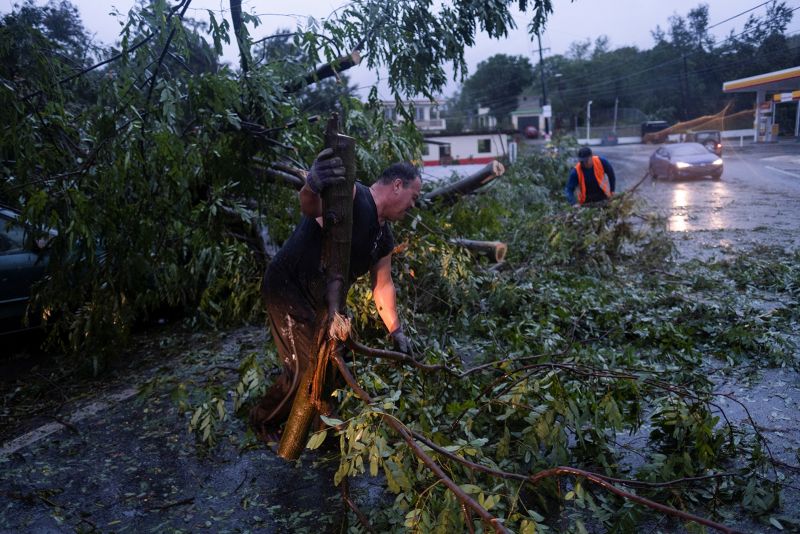  Hurricane Fiona makes landfall in Dominican Republic as most of Puerto Rico remains without power
