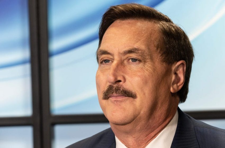  Mike Lindell is suing the FBI, saying they violated his ‘First, Fourth, Fifth, and Sixth Amendment’ rights by seizing his phone