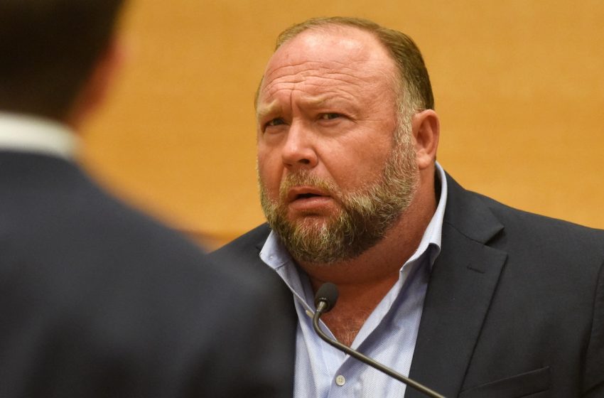  Alex Jones lashes out at trial over Sandy Hook hoax claims