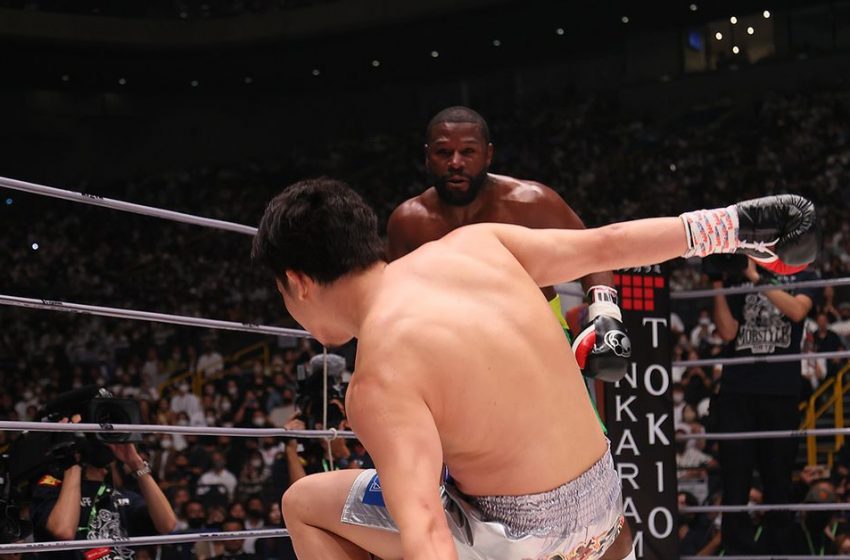  Video Floyd Mayweather stops Mikuru Asakura at end of second round in Super Rizin main event
