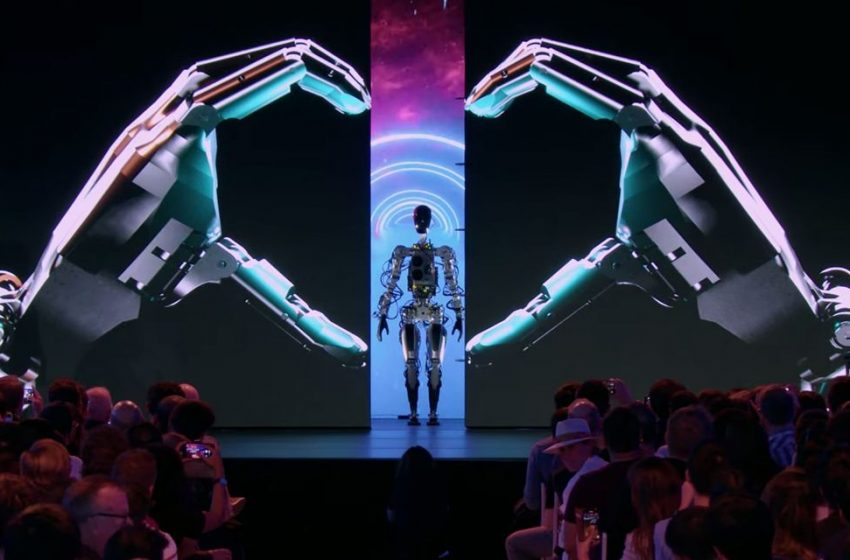  Elon Musk Unveils Prototype of Tesla’s Humanoid Robot Optimus, Says It Will Cost Less Than a Car