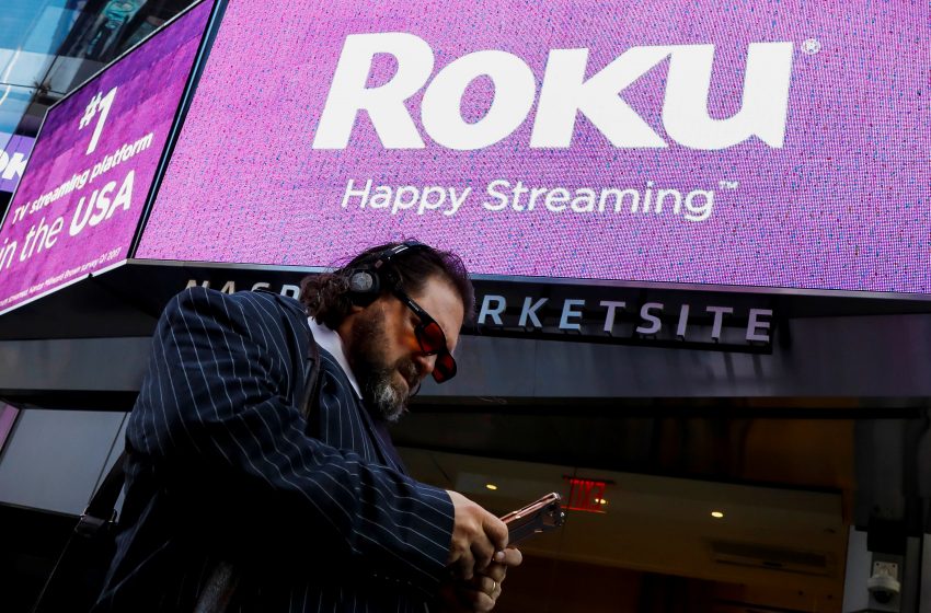  Roku will lay off 200 employees after warning of weak Q4 results