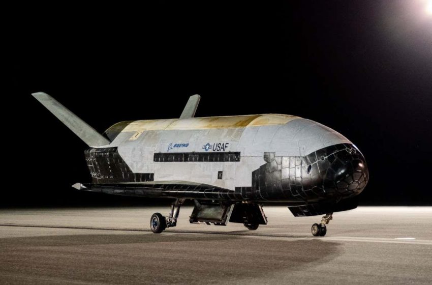  Secretive US space plane X-37B lands after record 908 days in orbit