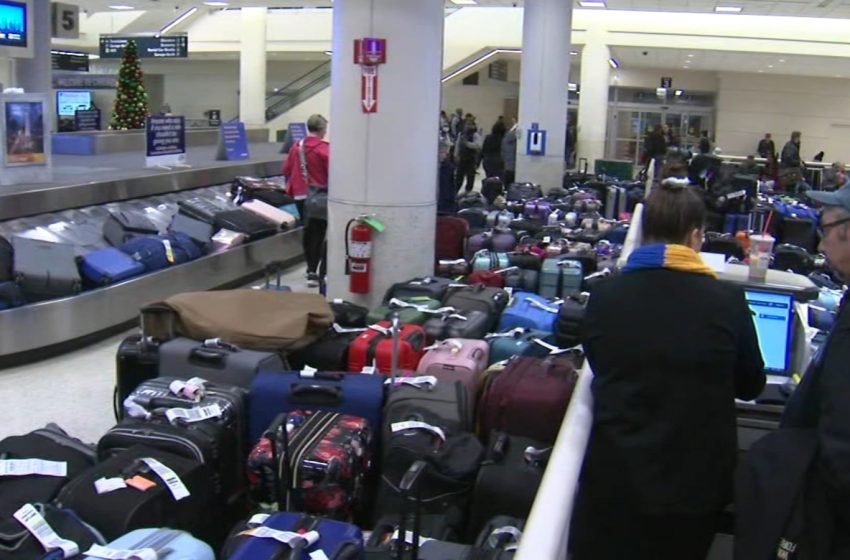 Southwest Airlines flight cancellations continue, with thousands more canceled flights Tuesday, including at Midway Airport -TV