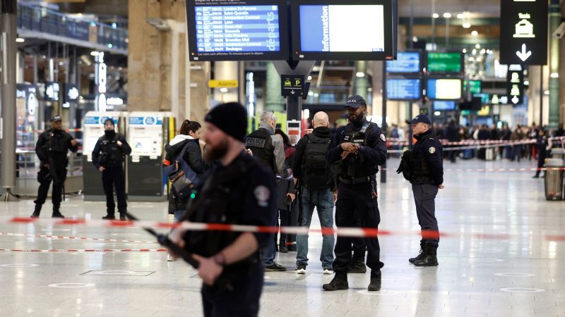  At least six injured in attack at central Paris railway station