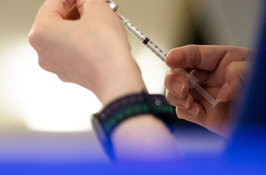  U.S. FDA proposes shift to annual COVID vaccine shots