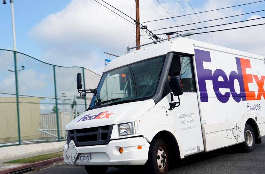  FedEx to cut senior jobs as part of larger staff reduction