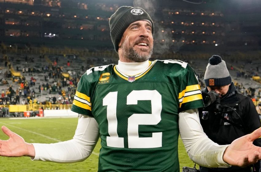  Aaron Rodgers to consider future during darkness retreat