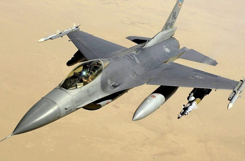  DARPA reveals that it has enabled an AI to fly an F-16 fighter jet