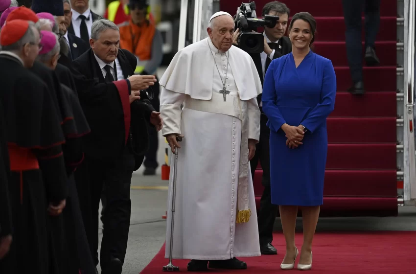  Pope speaks of secret peace ‘mission,’ help for Ukraine kids