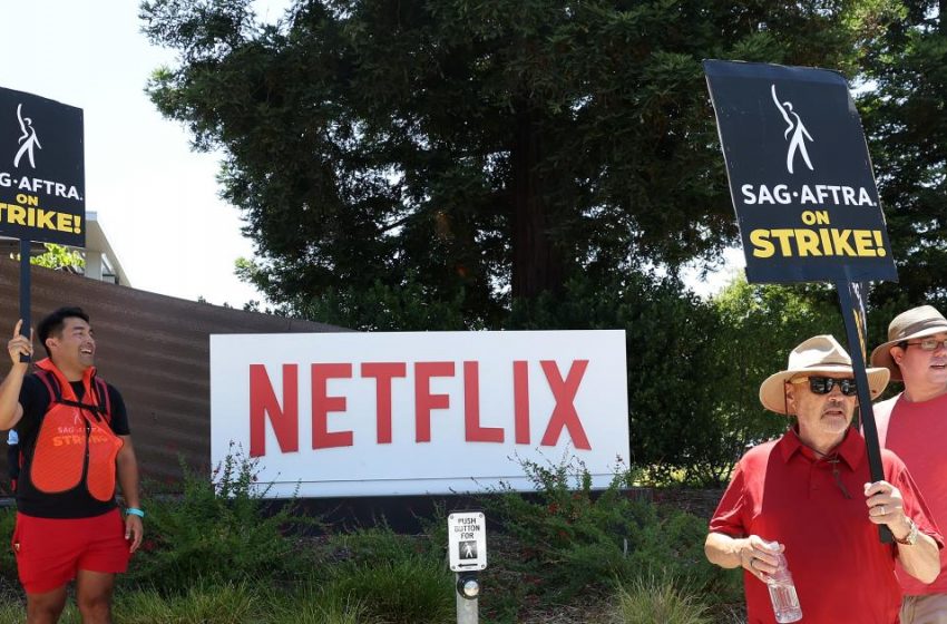  Netflix lists $900,000 AI job as actors and writers continue to strike