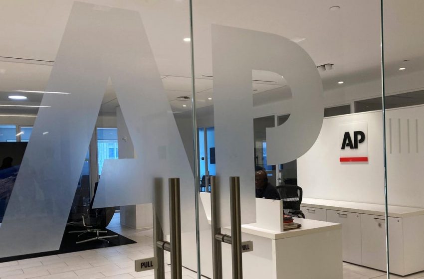  AP Shares Guidelines Prohibiting Staff From Using AI to Write Publishable Content