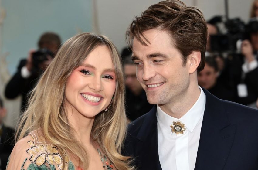 Suki Waterhouse And Robert Pattinson Expecting First Child
