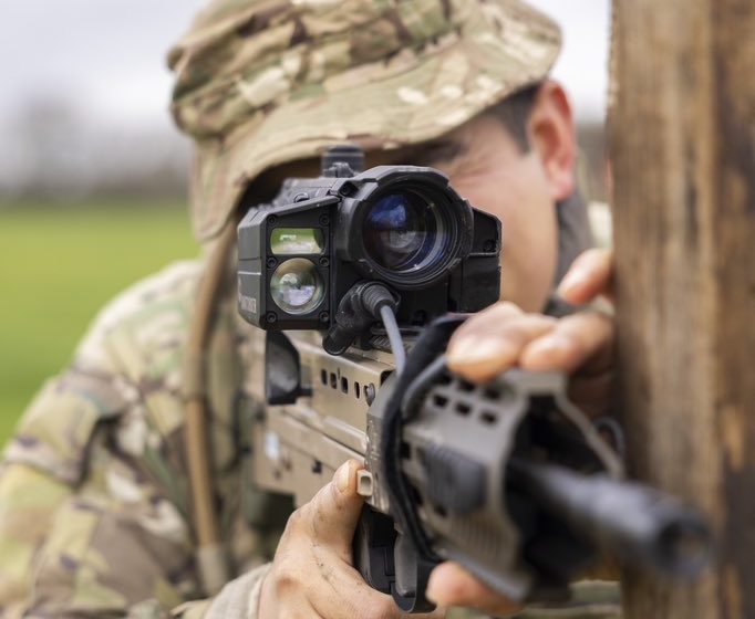  UK military uses AI technology to help soldiers shoot drones